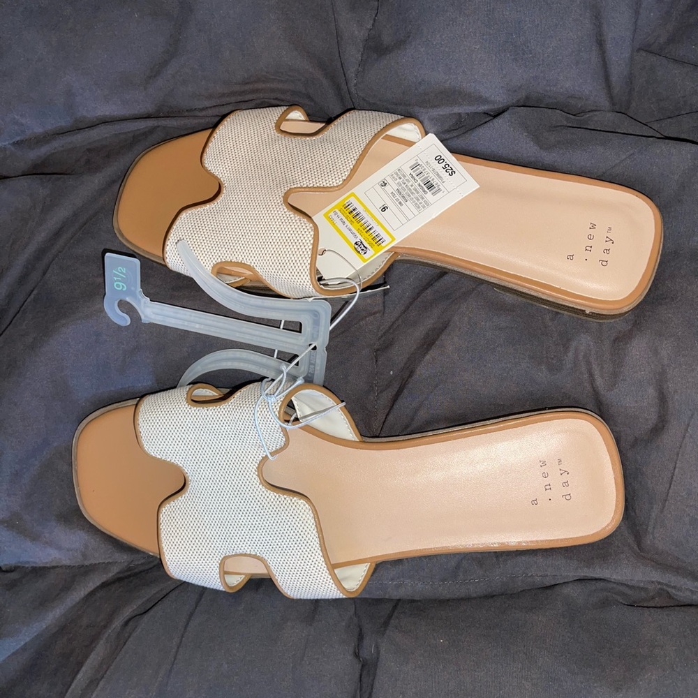 NWT Pair of Sandals by A New Day Women's Off White and Tan Slide Sandals Sz 9.5